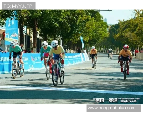 2025年中越“两国一赛道”世界自行车公路赛开赛